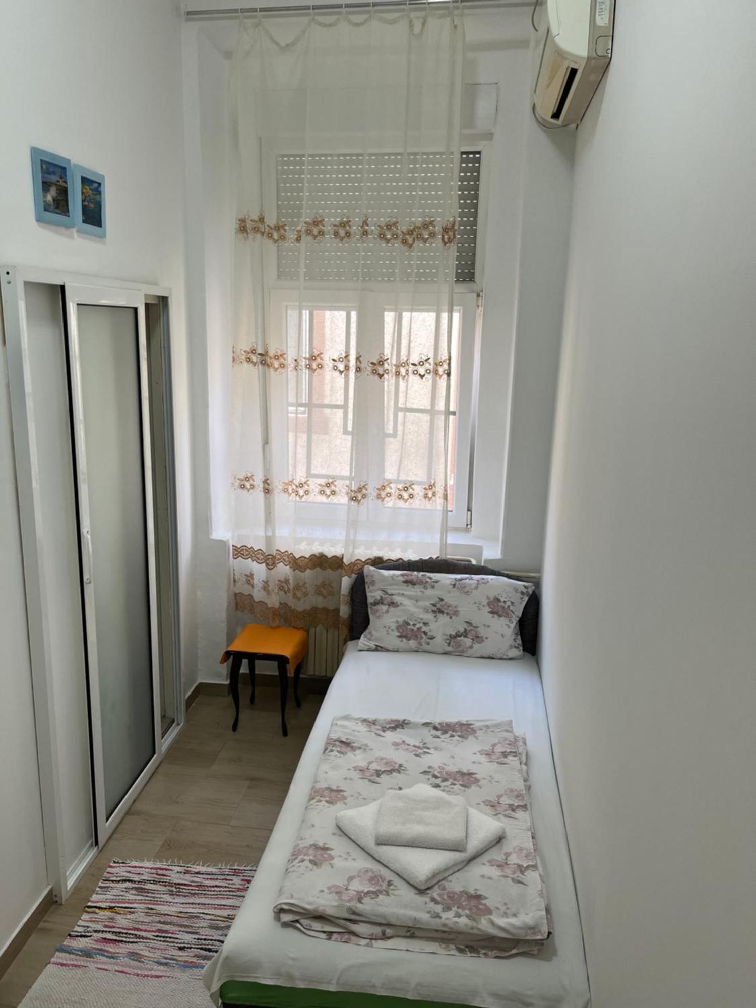 Sobe Sa Sopstvenim Kupatilom Private Rooms Bathroom In Center نوفي ساد المظهر الخارجي الصورة