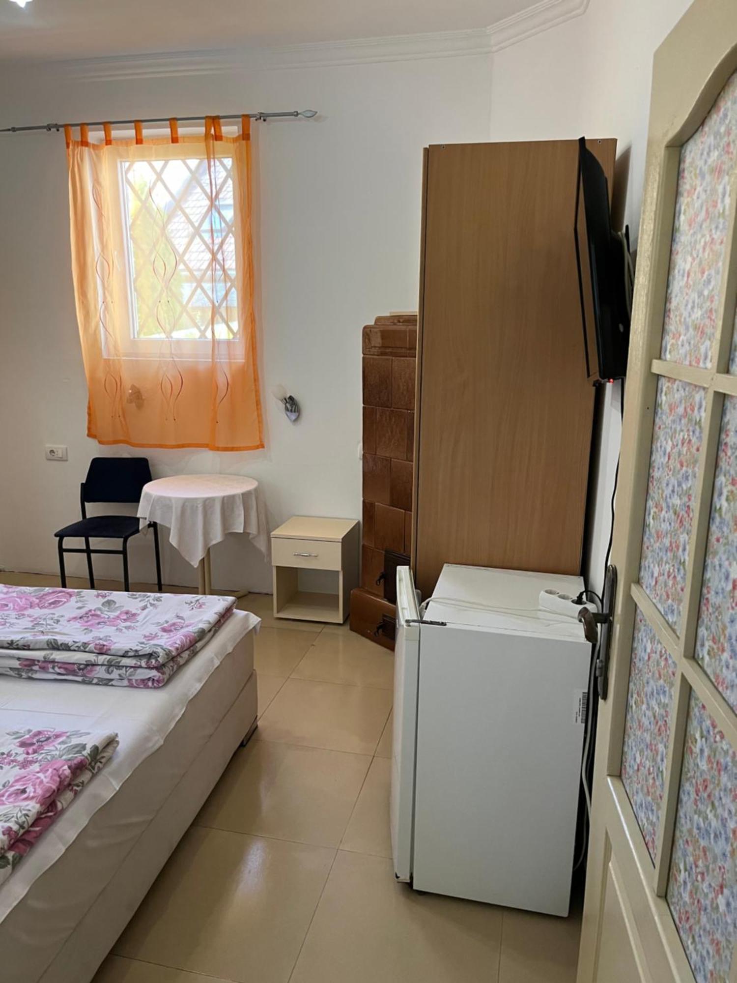 Sobe Sa Sopstvenim Kupatilom Private Rooms Bathroom In Center نوفي ساد المظهر الخارجي الصورة