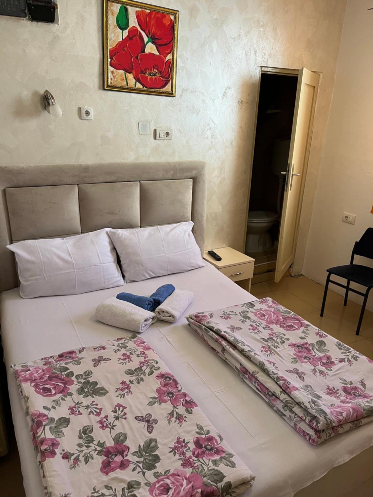 Sobe Sa Sopstvenim Kupatilom Private Rooms Bathroom In Center نوفي ساد المظهر الخارجي الصورة