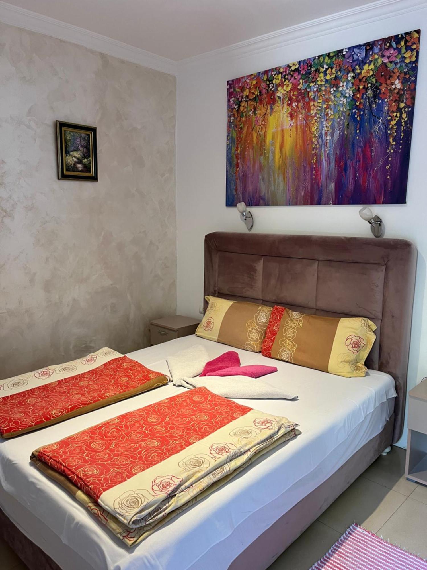 Sobe Sa Sopstvenim Kupatilom Private Rooms Bathroom In Center نوفي ساد المظهر الخارجي الصورة