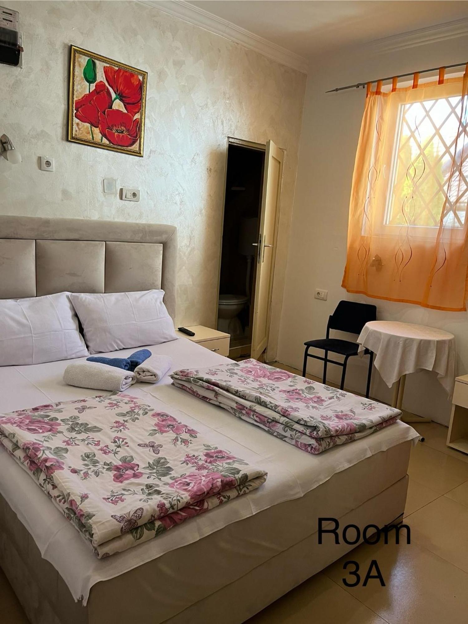 Sobe Sa Sopstvenim Kupatilom Private Rooms Bathroom In Center نوفي ساد المظهر الخارجي الصورة