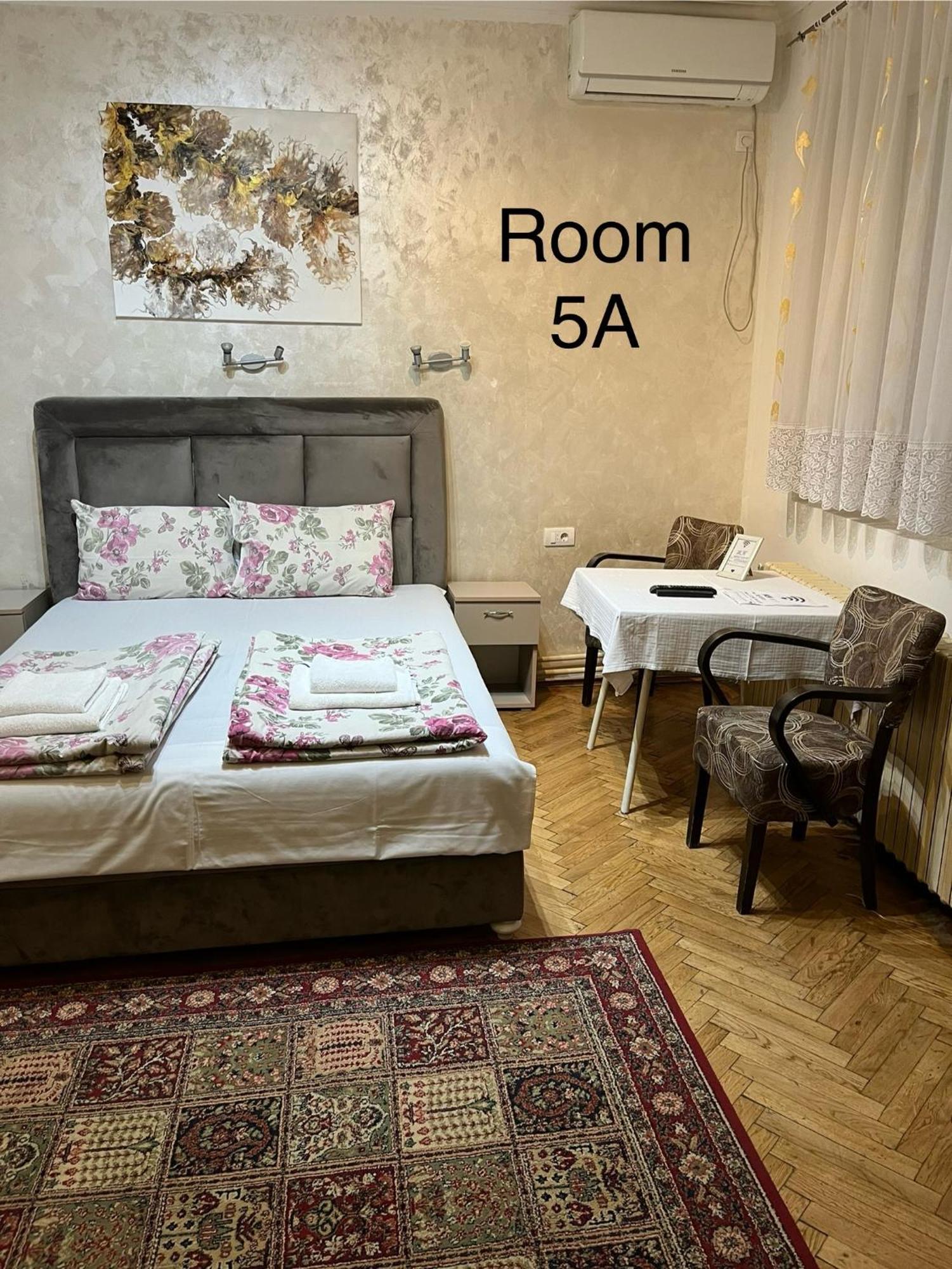 Sobe Sa Sopstvenim Kupatilom Private Rooms Bathroom In Center نوفي ساد المظهر الخارجي الصورة