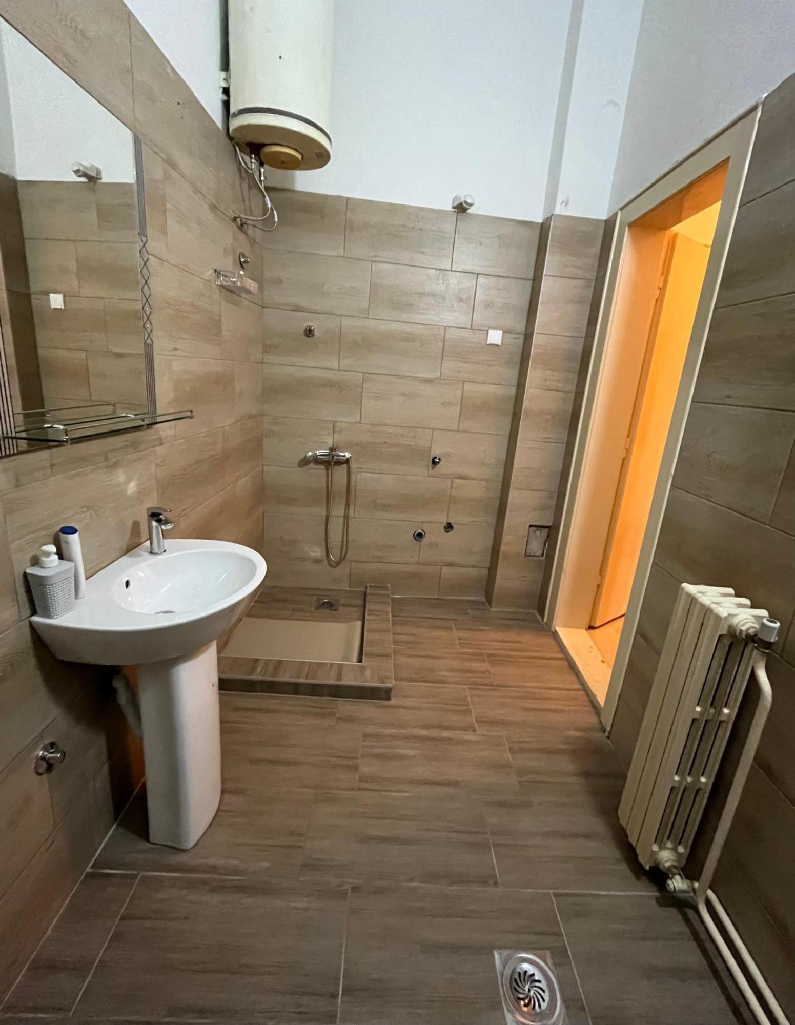 Sobe Sa Sopstvenim Kupatilom Private Rooms Bathroom In Center نوفي ساد المظهر الخارجي الصورة